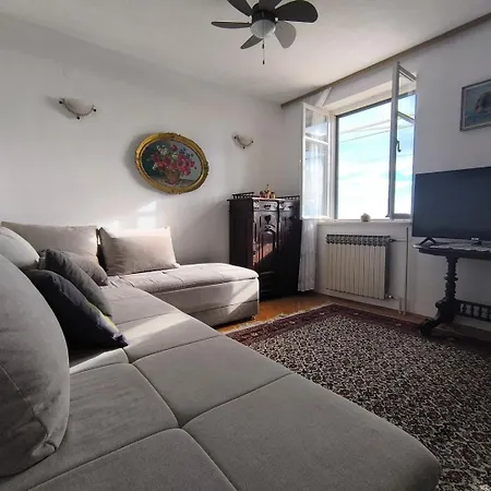 House Desa With A Beautiful View On Old Town *