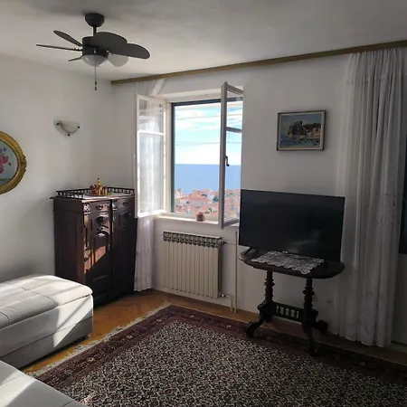 House Desa With A Beautiful View On Old Town