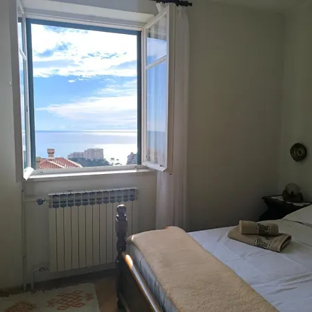House Desa With A Beautiful View On Old Town Apartment *